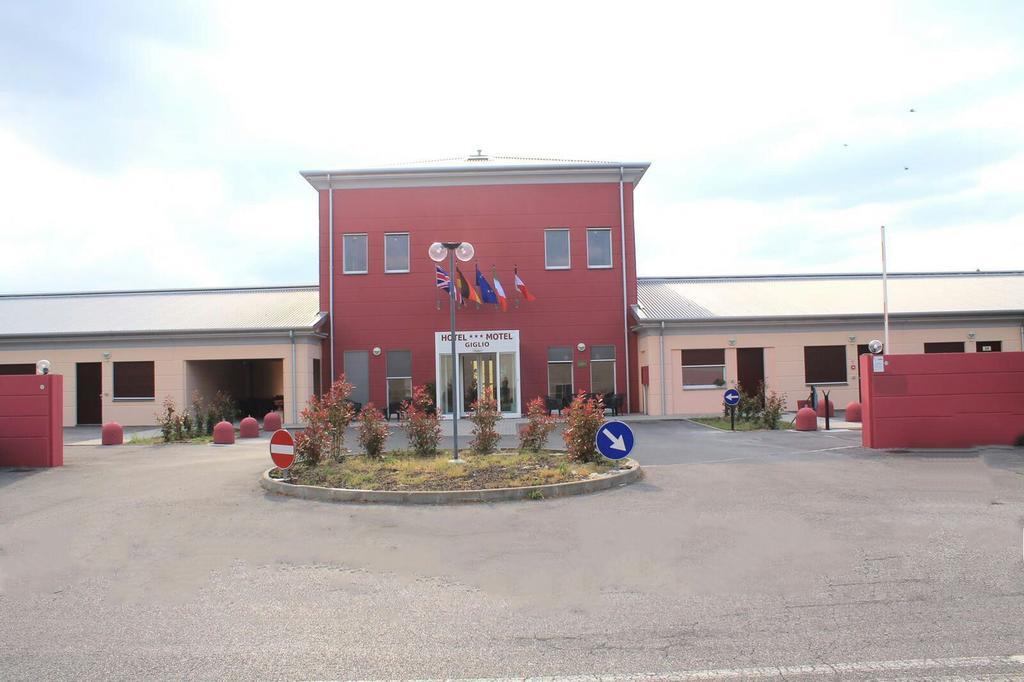 Hotel Motel Giglio Viadana Exterior foto